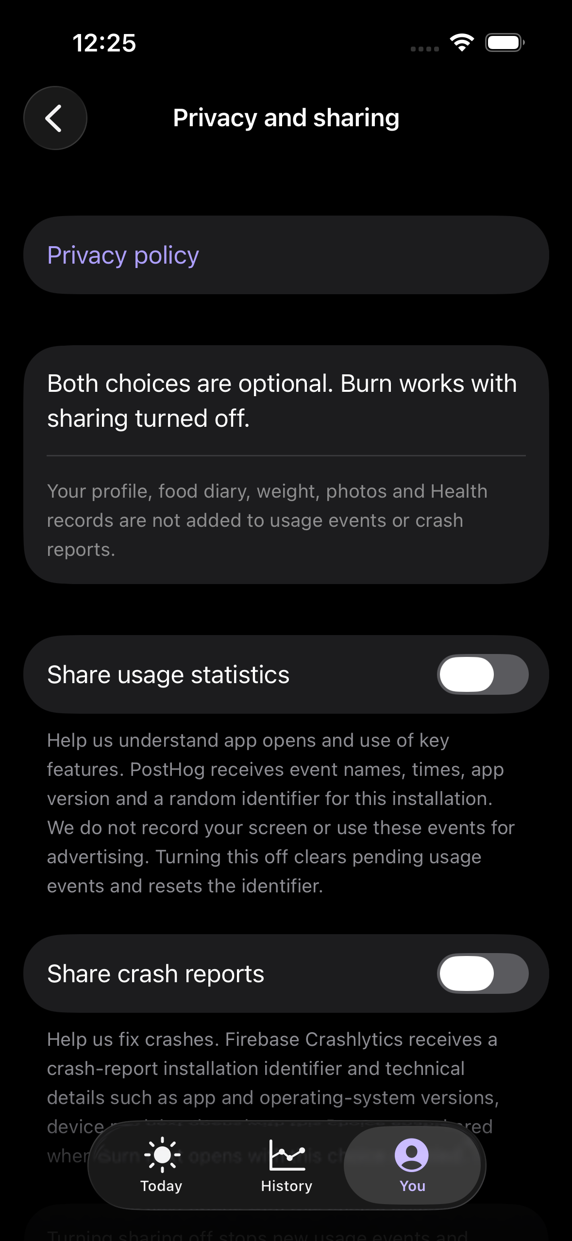 Burn Privacy and sharing screen showing separate usage-statistics and crash-report switches turned off and a privacy-policy link